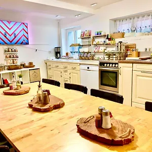Albergue New Mitte Free Snack Hot Tea And Coffee